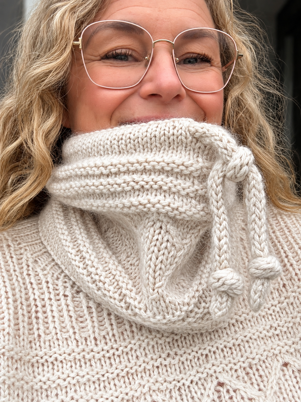 Lira Cowl