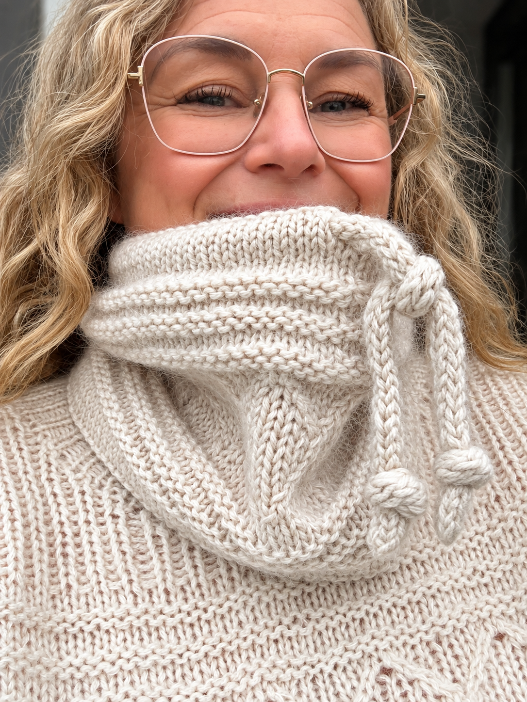 Lira Cowl